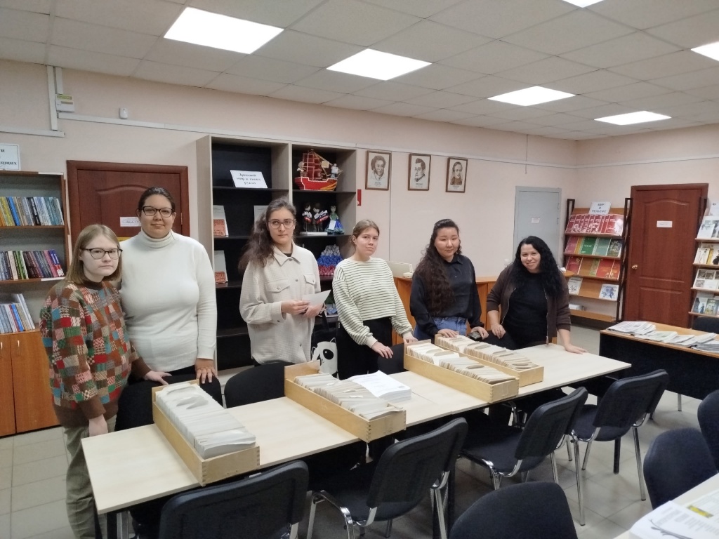 Студенты КАЗГИК в библиотеке Студенты КАЗГИК в библиотеке