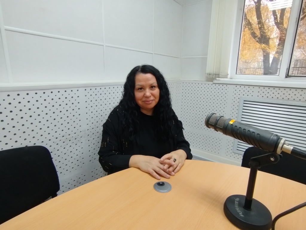 В студии радио Татарстан.jpg В студии радио Татарстан.jpg