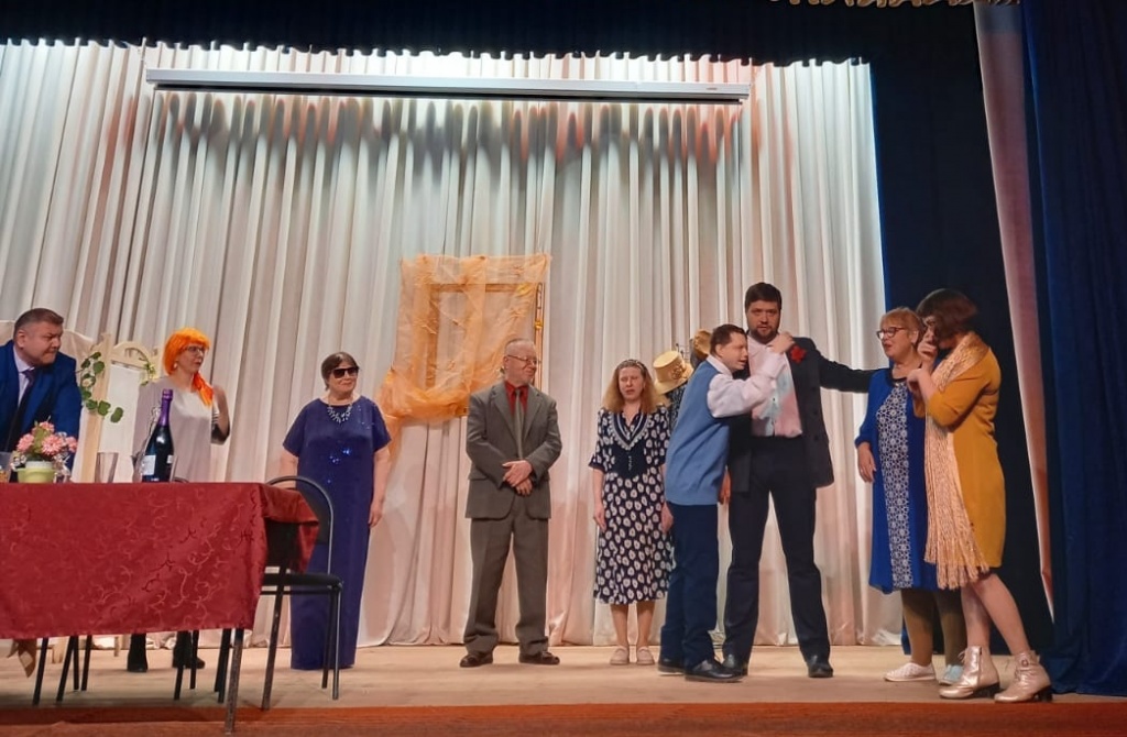 Вот твоя невеста, а это мама.jpg